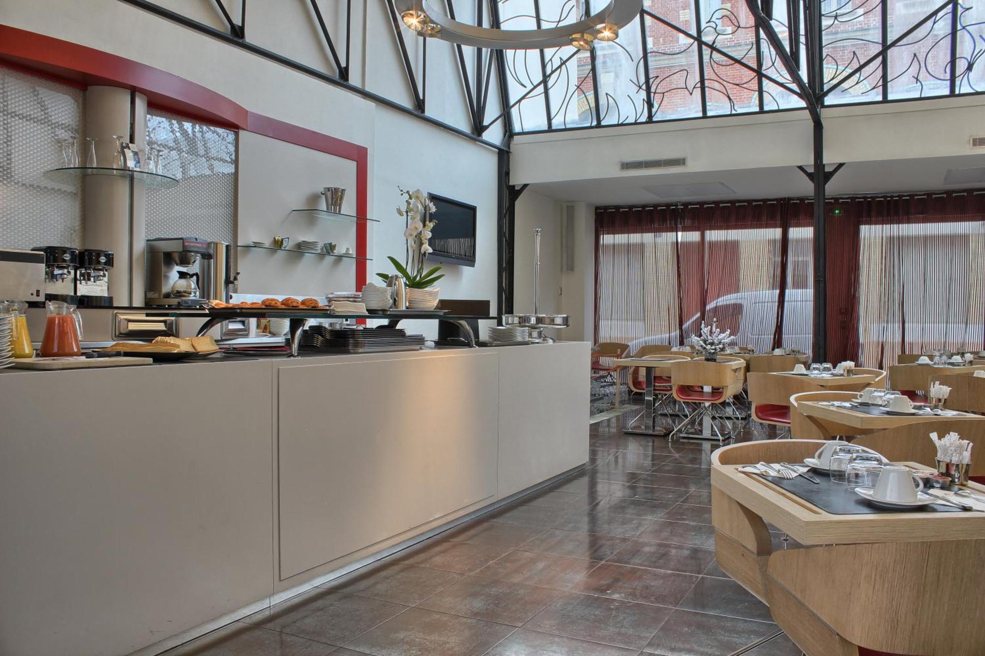 Hotel Pavillon Nation 3*