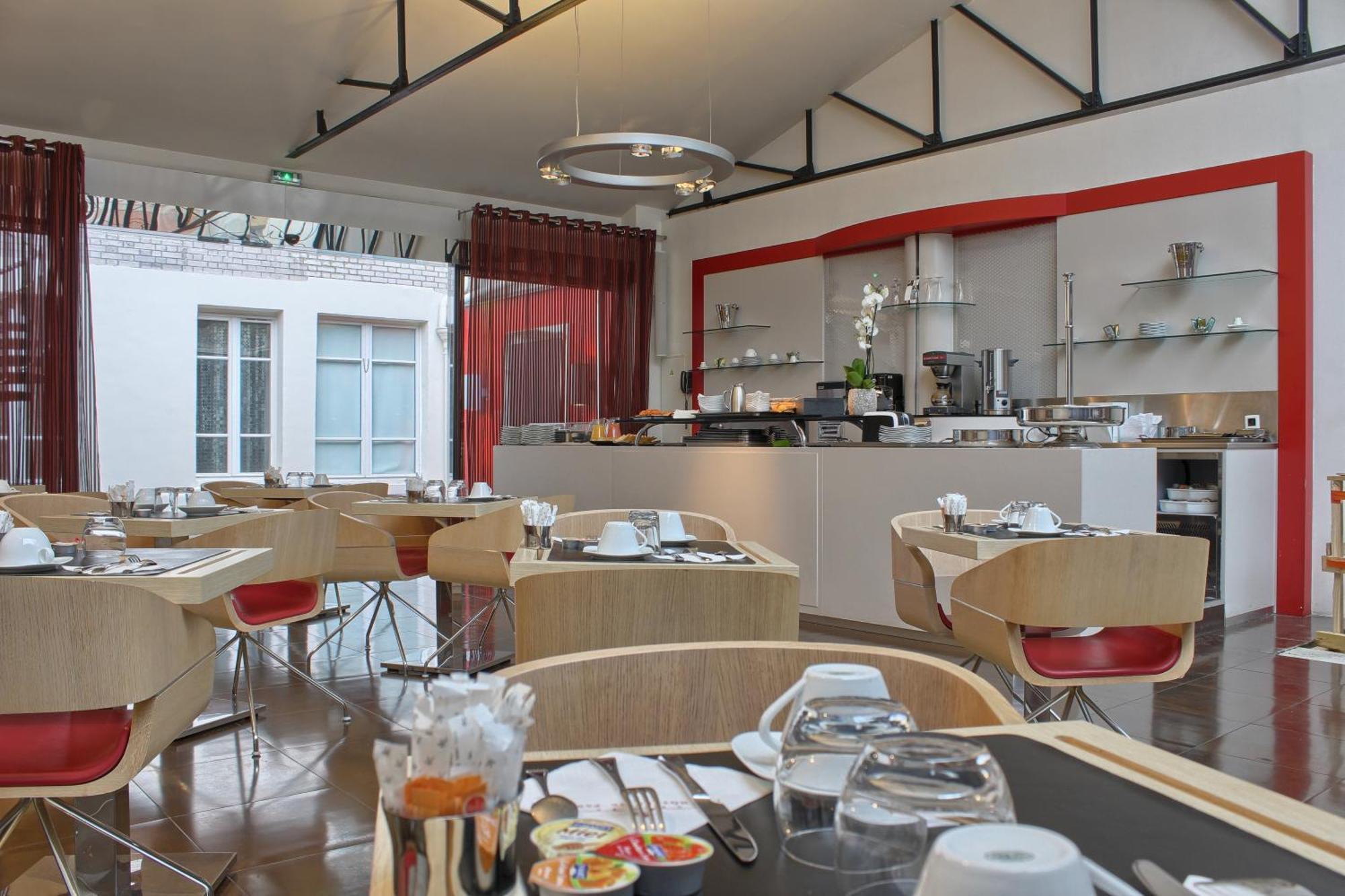 Pavillon Nation Hotel 3*